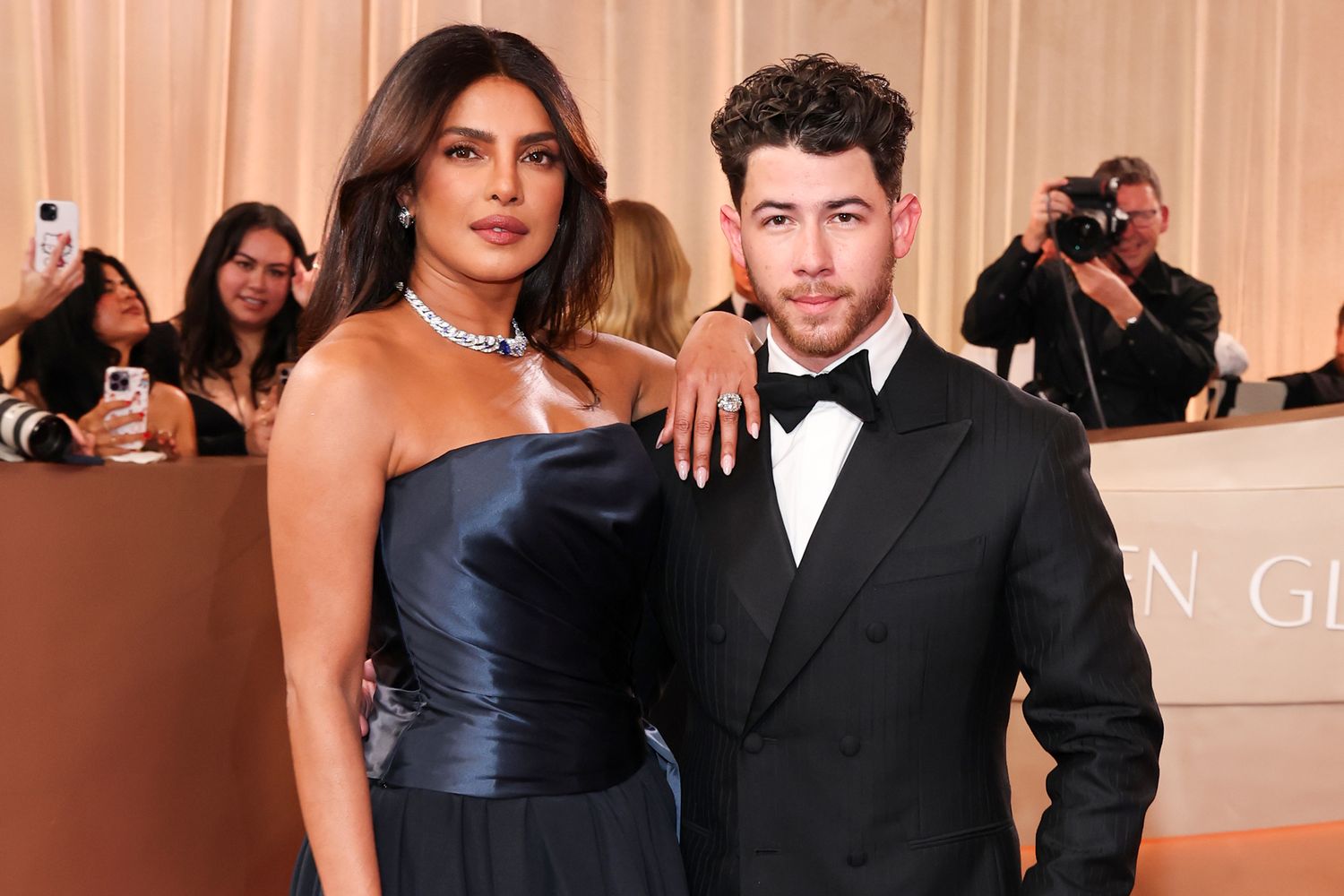 Priyanka Chopra Jonas and Nick Jonas golden globes 2026 011126 9d6b9ba4d7944ef38d15ec3b00b124cb